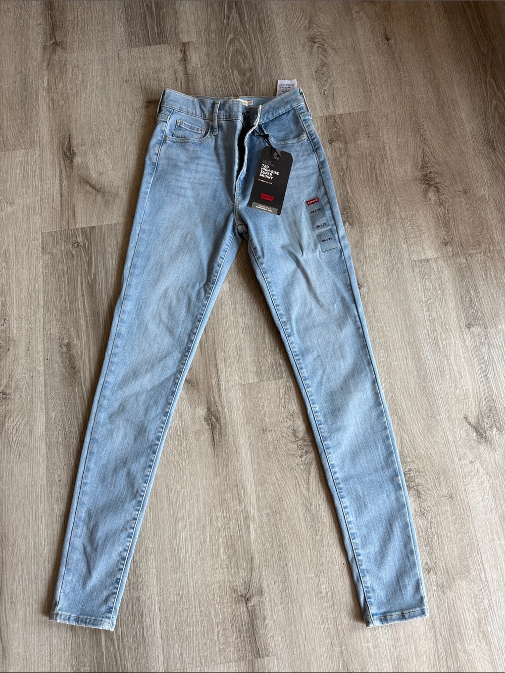 Levi's Women's Light Wash Skinny Jeans